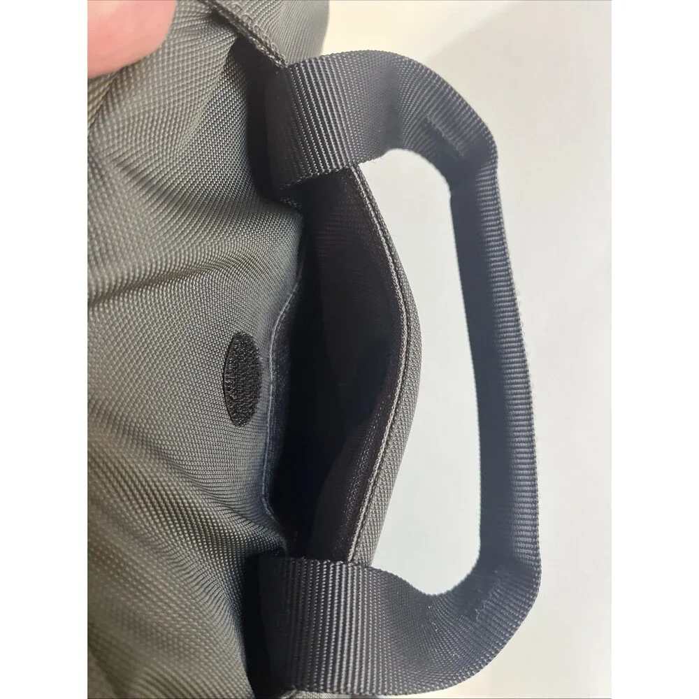 Incase Tablet Computer Bag Black Padded Slim Case Strap Handles Fits 11 Inch